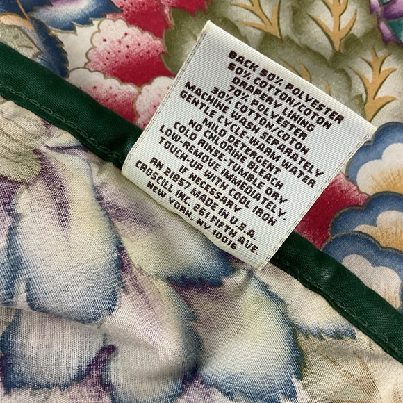 Vintage Croscill Home Fashions colorful chintz floral tablecloth 72” x 70” - Picture 7 of 8